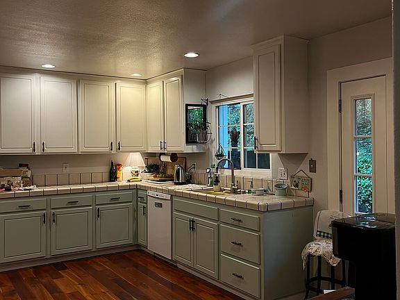 3rd image of 1700 Casita Ct