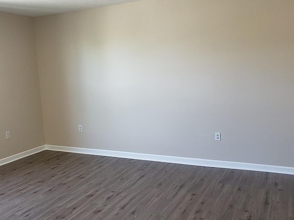 4th image of 254 E Main St APT 5