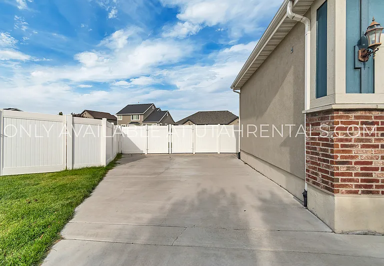 2801 S Harrow Ct — Photo 25
