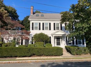21 Arnold Ave, Newport, RI 02840