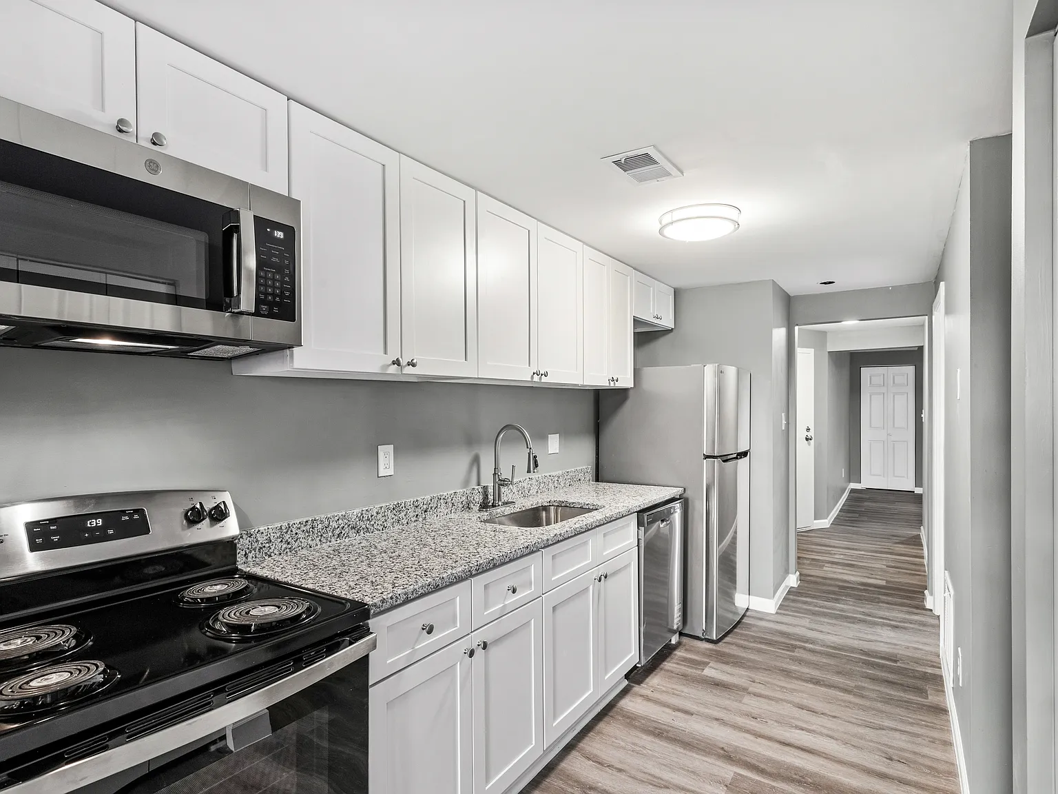 3 bed, 1200 sqft, $2,195 — Photo 4
