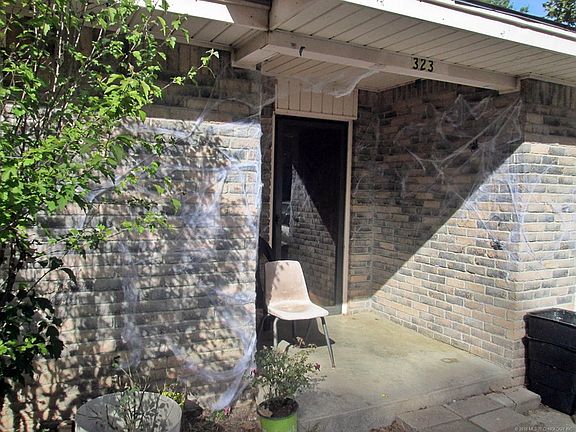 3rd image of 323 Dogwood Dr