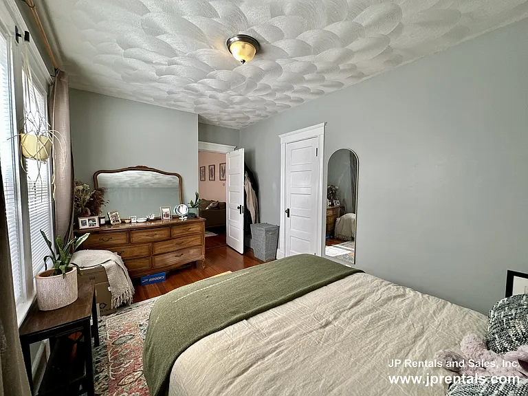 369 Centre St #2 — Photo 10