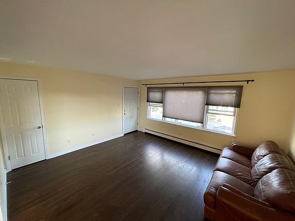 3rd image of 9524 S Kenneth Ave APT 2S