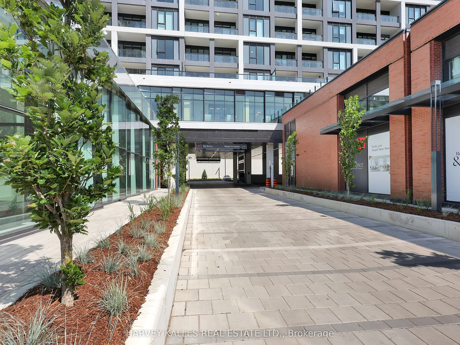 The Dupont Condos — Photo 2