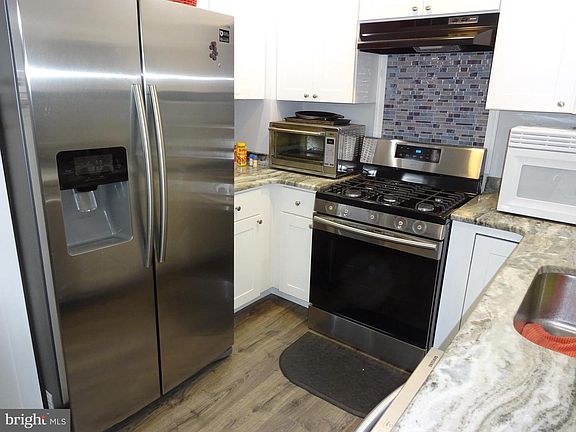 2nd image of 16 Reubens Cir