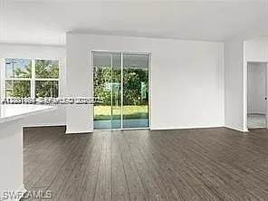 209 SE 26th Ter — Photo 13