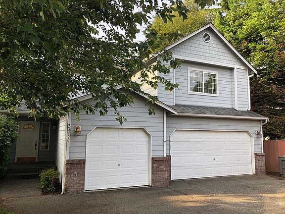 2nd image of 2450 Ferndale Pl NE