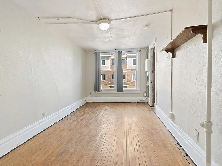 2020 1/2 College St - Cedar Falls — Photo 10