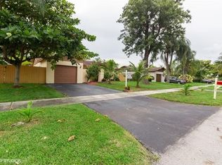 333 NW 40th Ter, Deerfield Beach, FL 33442