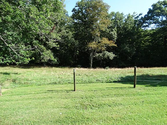 5th image of 23 Woodside Dr