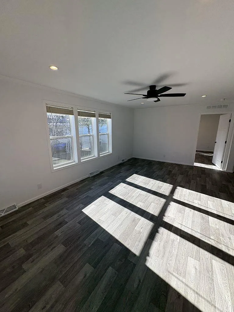 2 bed, 2.0 bath, 1147 sqft, $1,457 — Photo 2