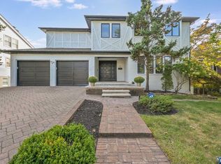 144 Jenkins Dr, Englewood Cliffs, NJ 07632