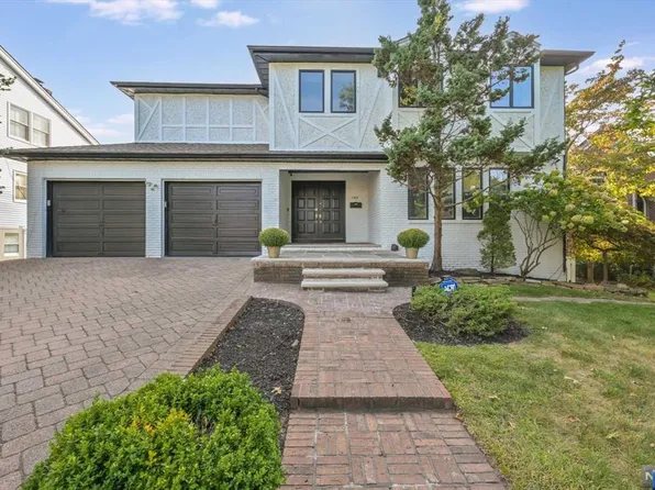 144 Jenkins Dr, Englewood Cliffs, NJ 07632