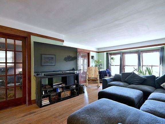 5th image of 607 S Cedar Ave