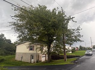 73 Oval Dr, Dallas, PA 18612