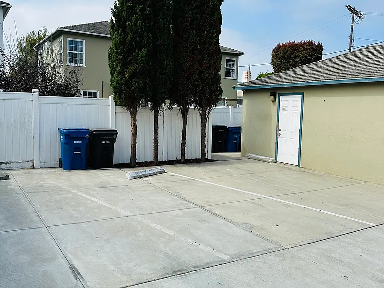 7361 W Manchester Ave — Photo 43