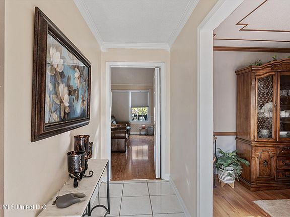 3rd image of 6760 Southern Pine Dr