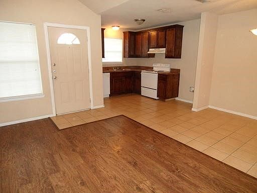 5th image of 3129 NW Loraine St