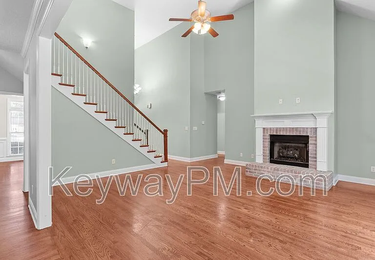1091 Conn Dr — Photo 6