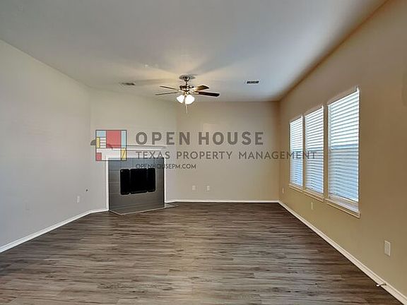 4th image of 21595 Kings Bend Dr