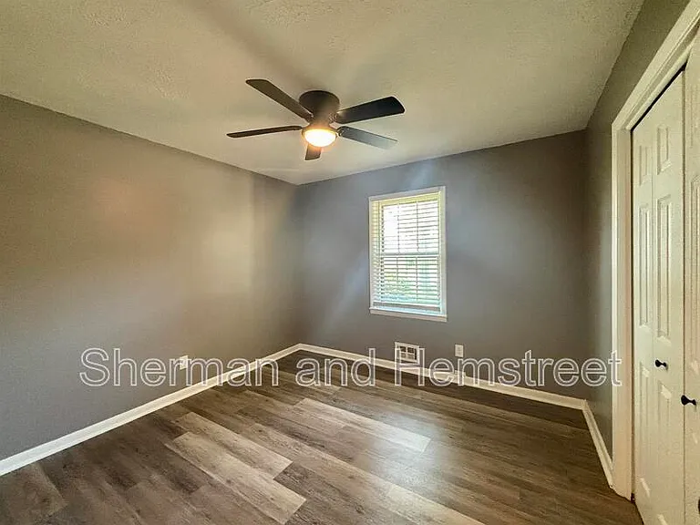 216 Weldon Rd — Photo 7