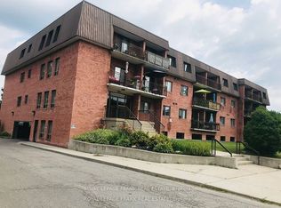 552 Dundas St E #204, Whitby, ON L1N 2J4
