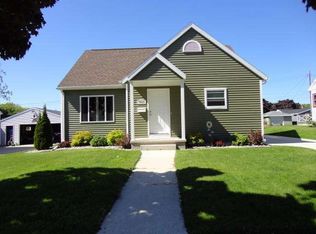 3612 Mac Arthur Dr, Manitowoc, WI 54220
