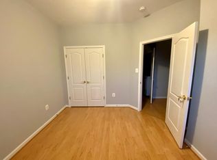 12660 Heron Ridge Dr, Fairfax, VA 22030