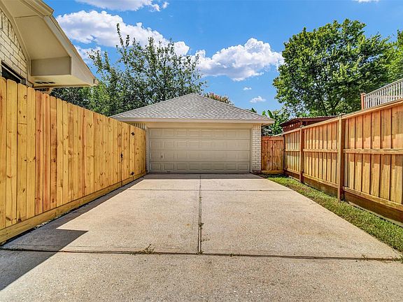 4th image of 2131 Shaly Breeze Ln