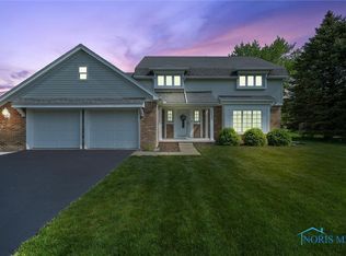 2032 Inglewood Rd, Holland, OH 43528