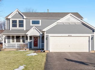 9742 Chetwood Dr, Huntley, IL 60142