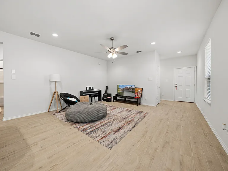 3211 Bedstraw Ln — Photo 12