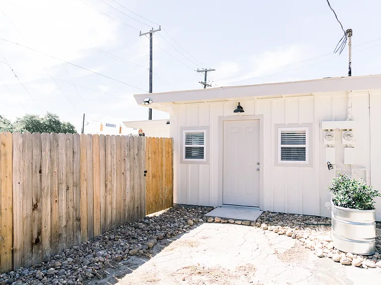 1385 Oblate Dr — Photo 25