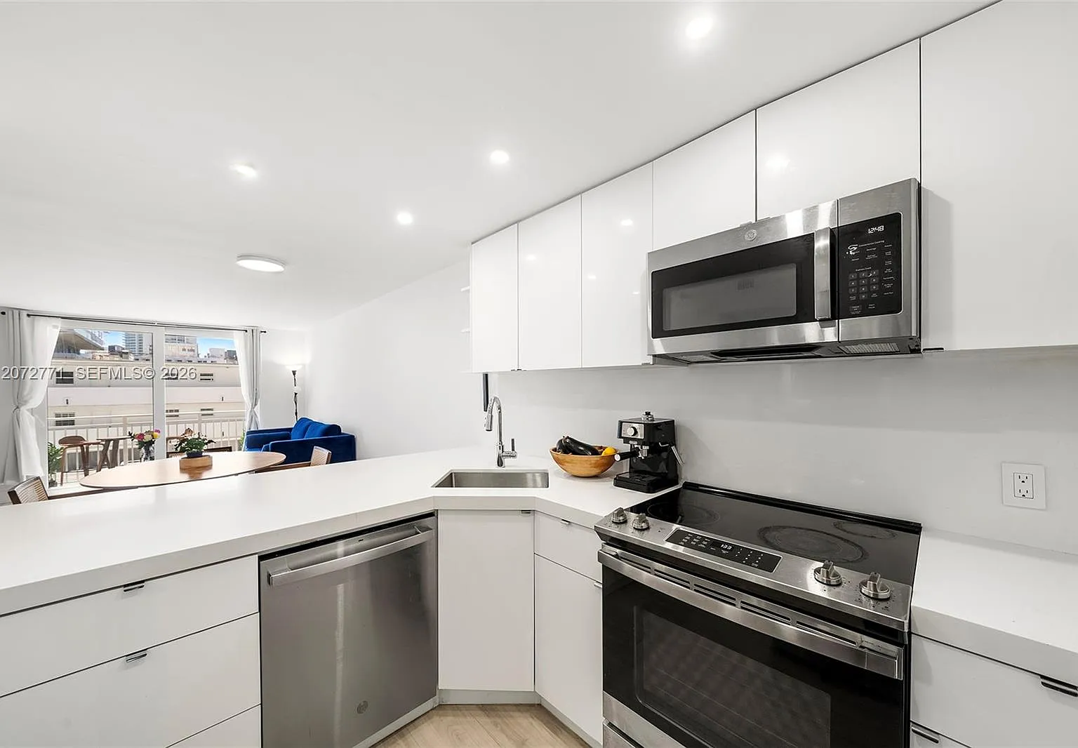 Ocean Point Condo — Photo 4