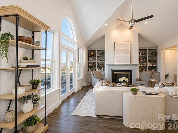 5th image of 40 Bunker Ct