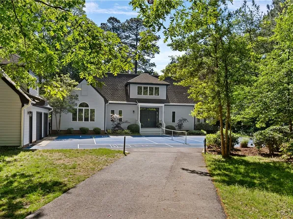 155 Cedar Pointe Dr, Urbanna, VA 23175