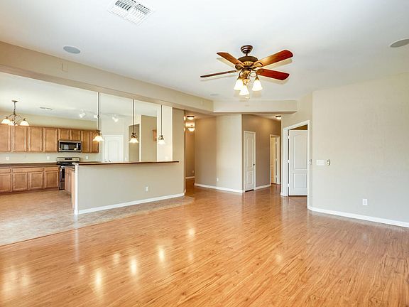 4th image of 17466 W Evans Dr