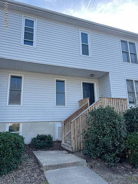1st image of 209 Beech St