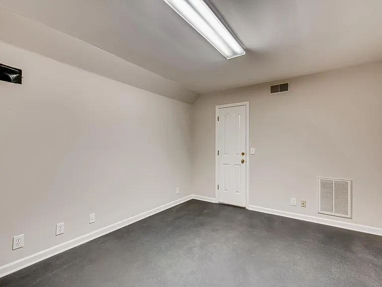 8449 Indian Hills Dr — Photo 24