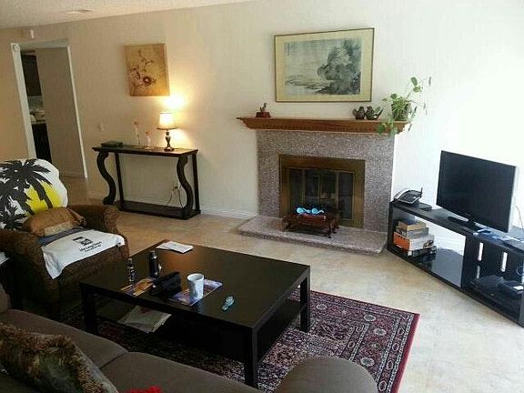 3rd image of 3612 Redwood Ln