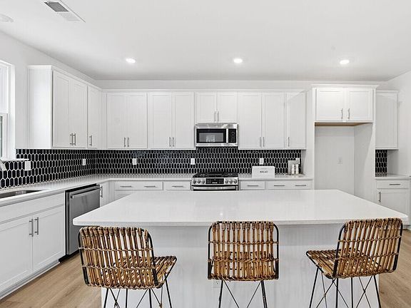 2nd image of 1733 Clydner Dr
