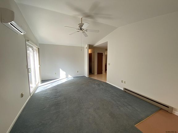 5th image of 48 Tallow Wood Dr