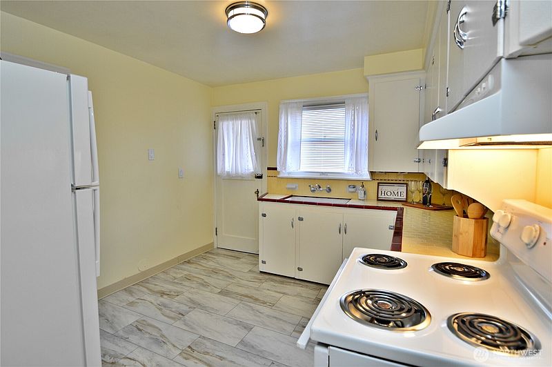 4th image of 229 S 57th Street
