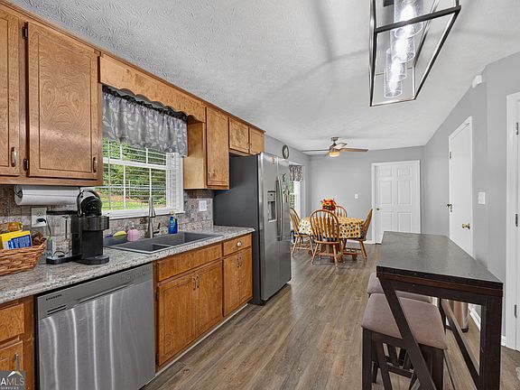 4th image of 230 Margarets Ct