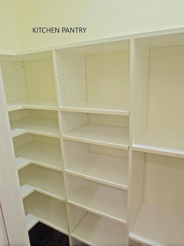 3 bed, 2160 sqft, $4,500 — Photo 3