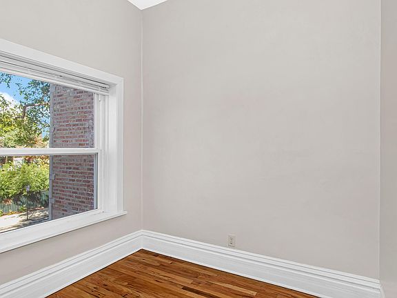 5th image of 821 N Damen Ave APT 2F