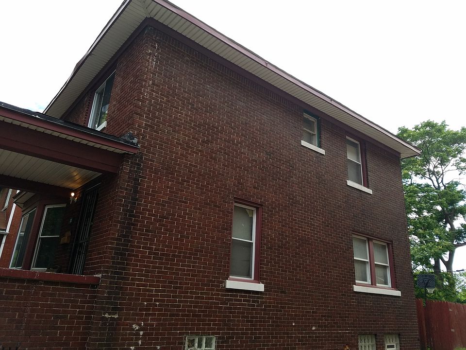 2nd image of 893 Lakewood St