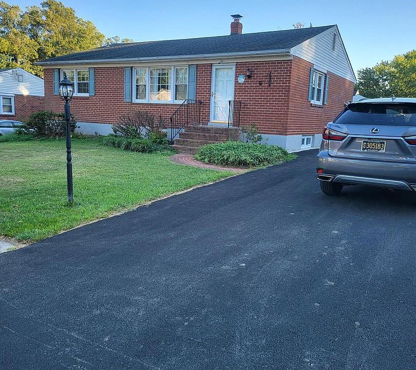 1st image of 6 Guilford Ct