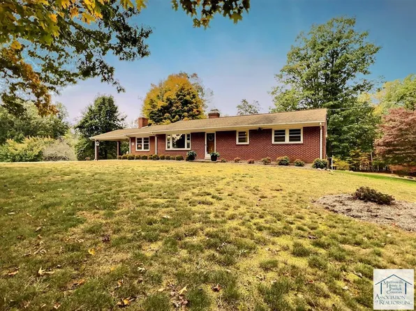 95 Tabor Dr, Martinsville, VA 24112